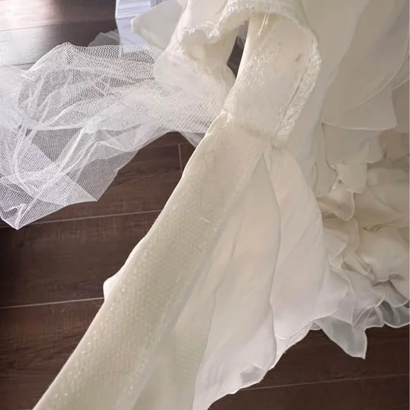 Custom made Elegant White Wedding Dress with Velcro train for easy detachment - Picture 10 of 10